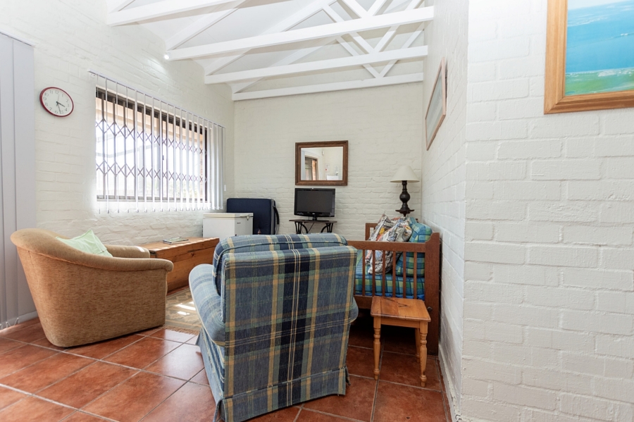 4 Bedroom Property for Sale in Middedorp Western Cape